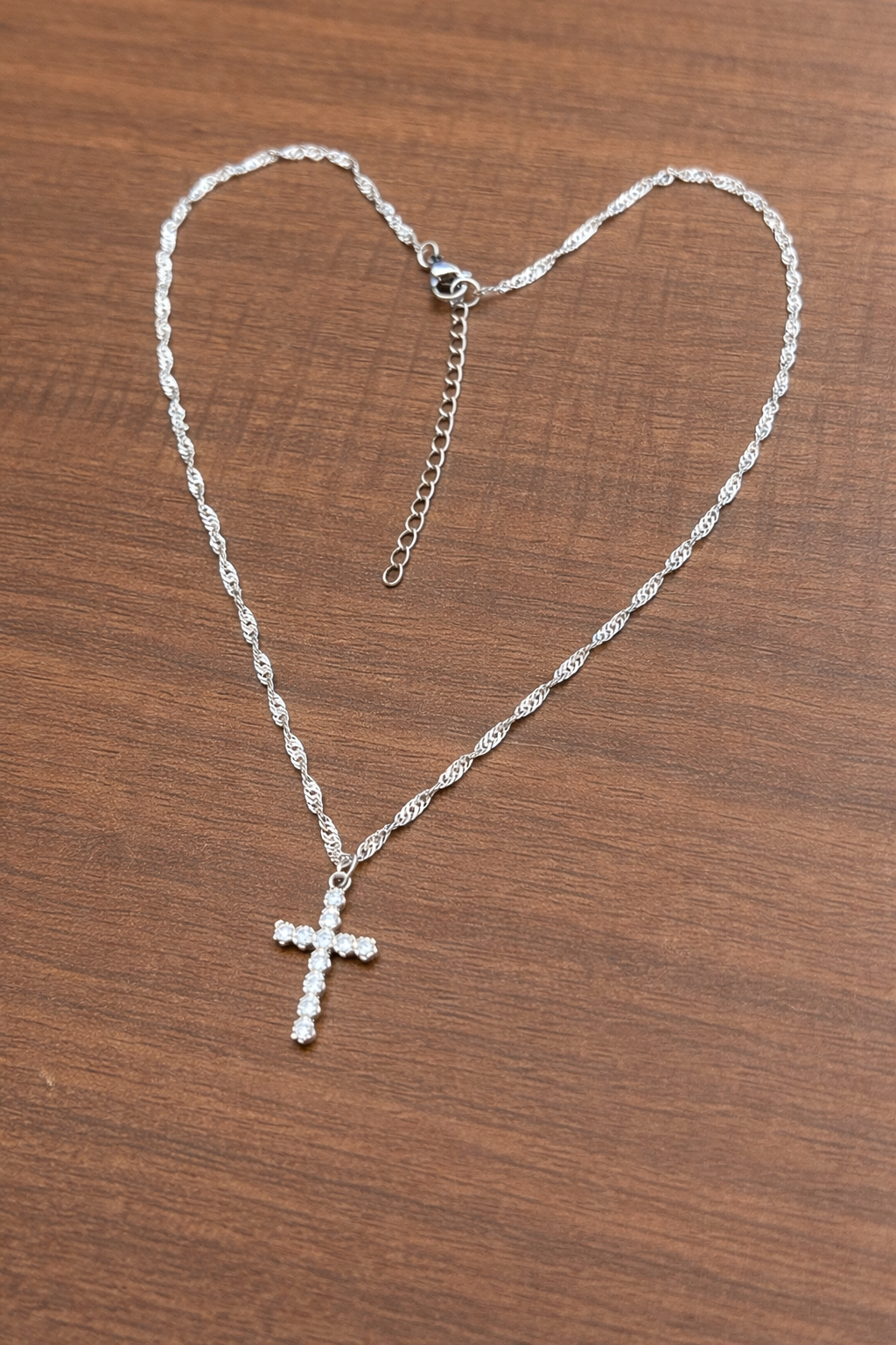 Seraphina – Kreuzkette für Damen